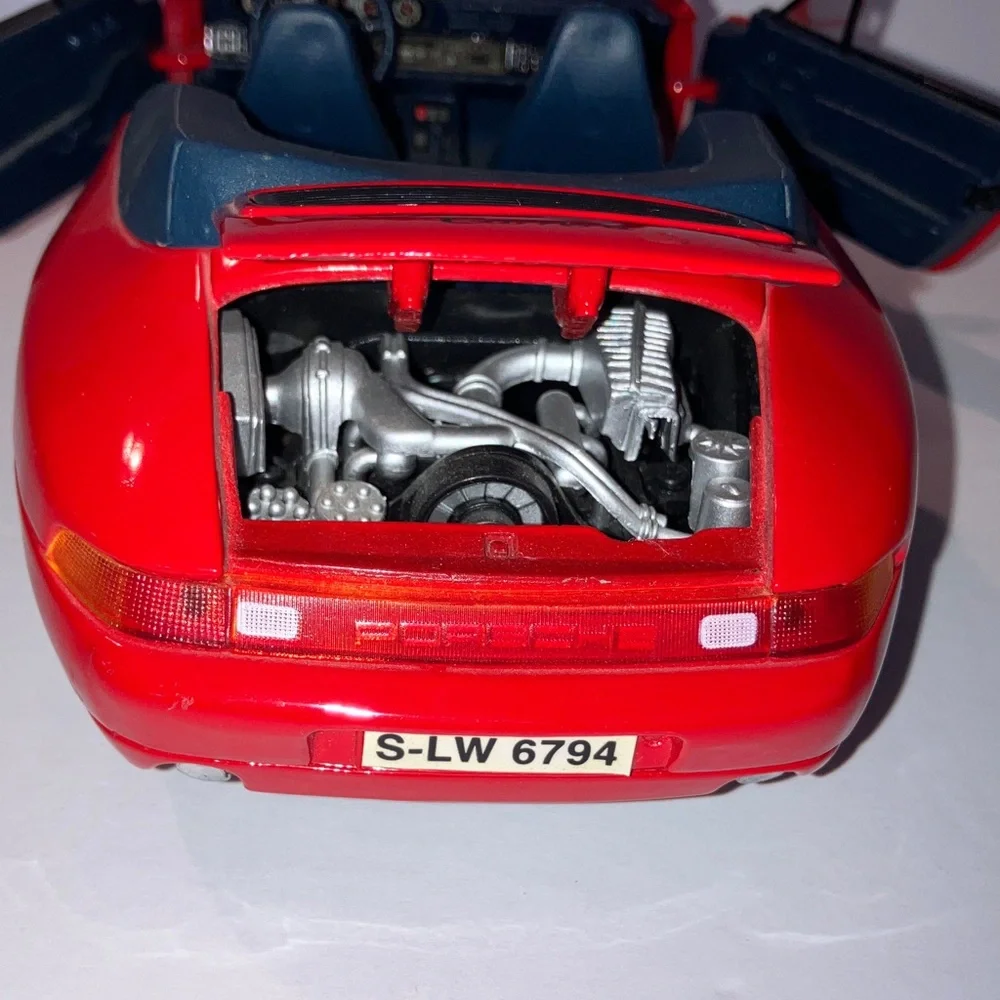 1994‎ Porsche 911 Carrera Cabriolet Scale 1/18
